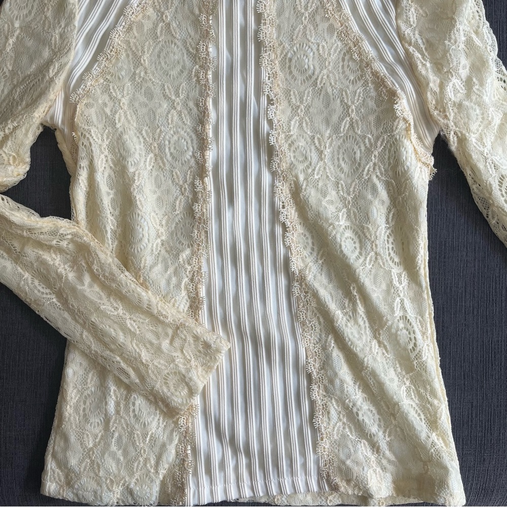 Vintage lace blouse - Picture 5 of 6